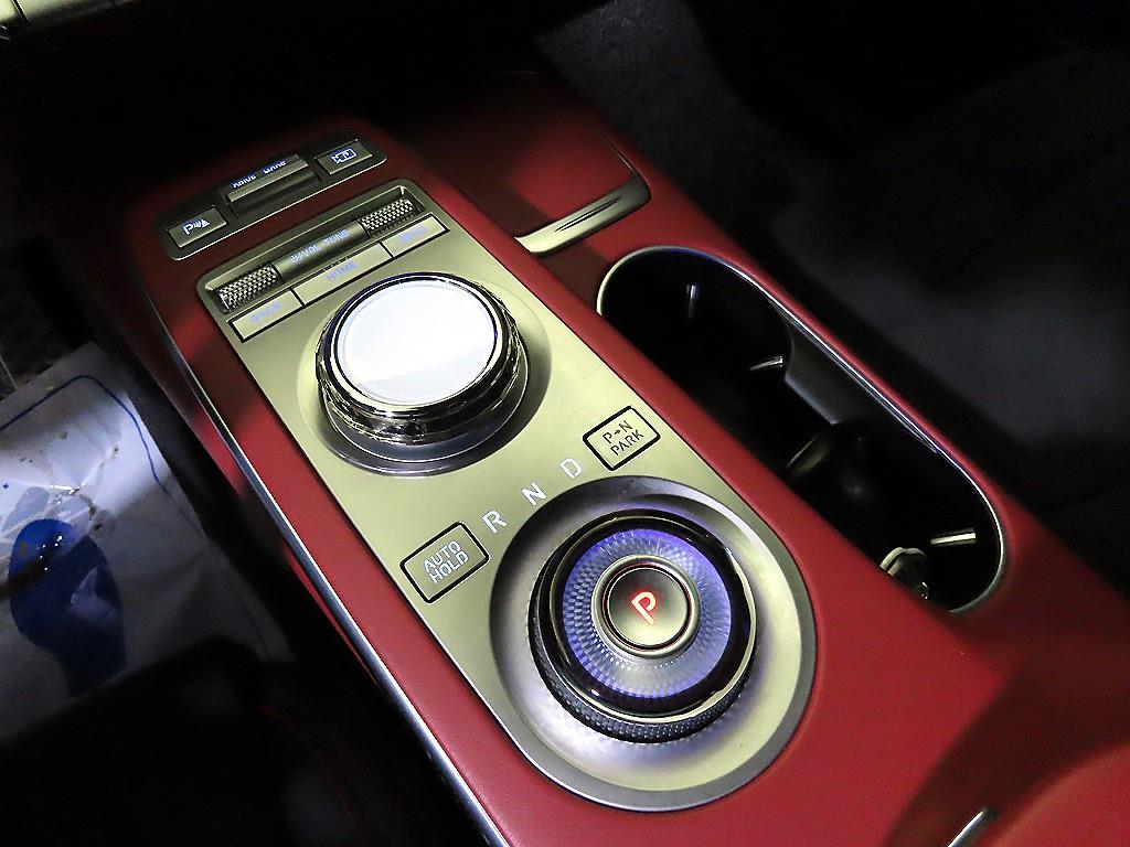 Genesis GV70 - Vista 12