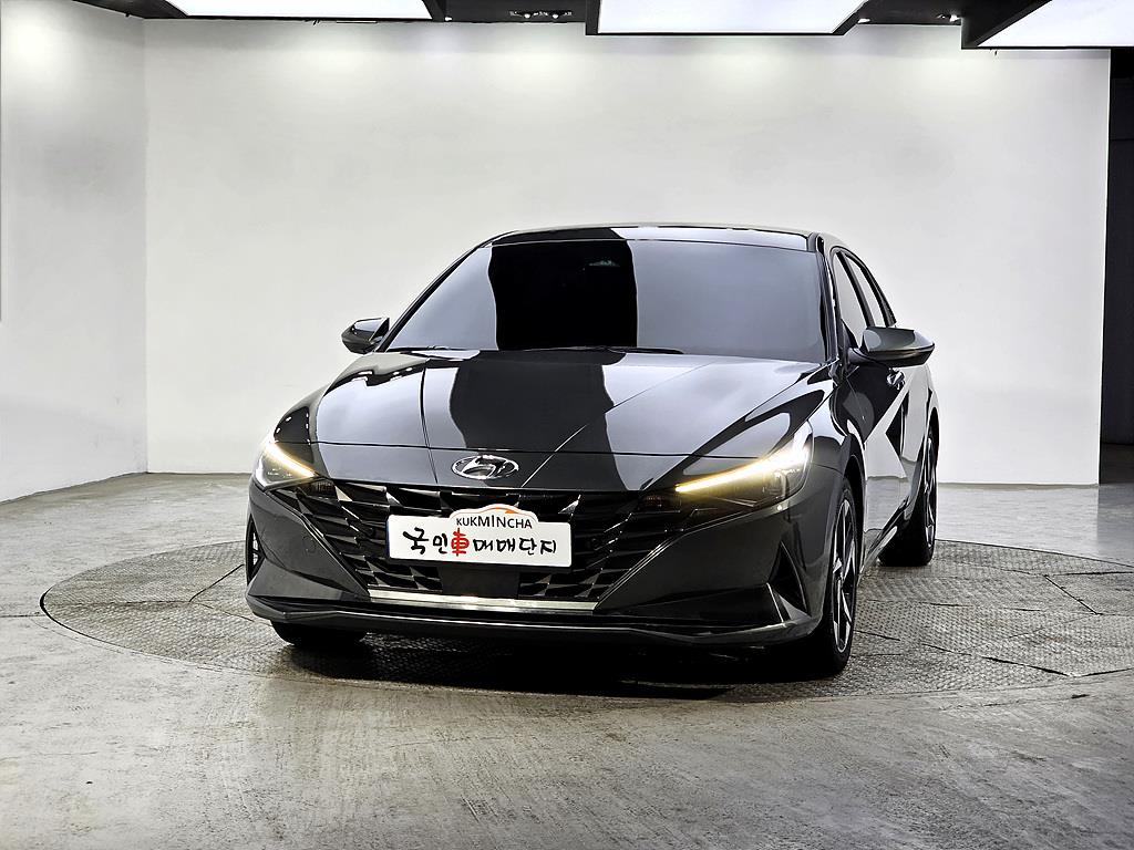 HYUNDAI Avante - Vista 2