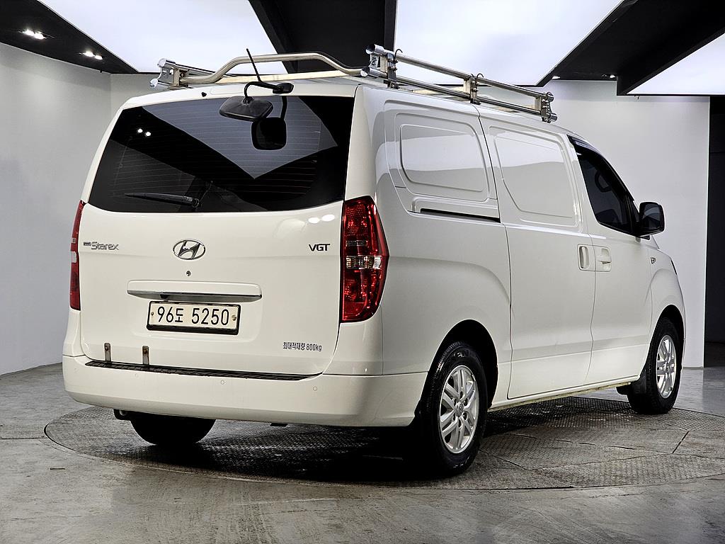HYUNDAI Starex - Vista 4