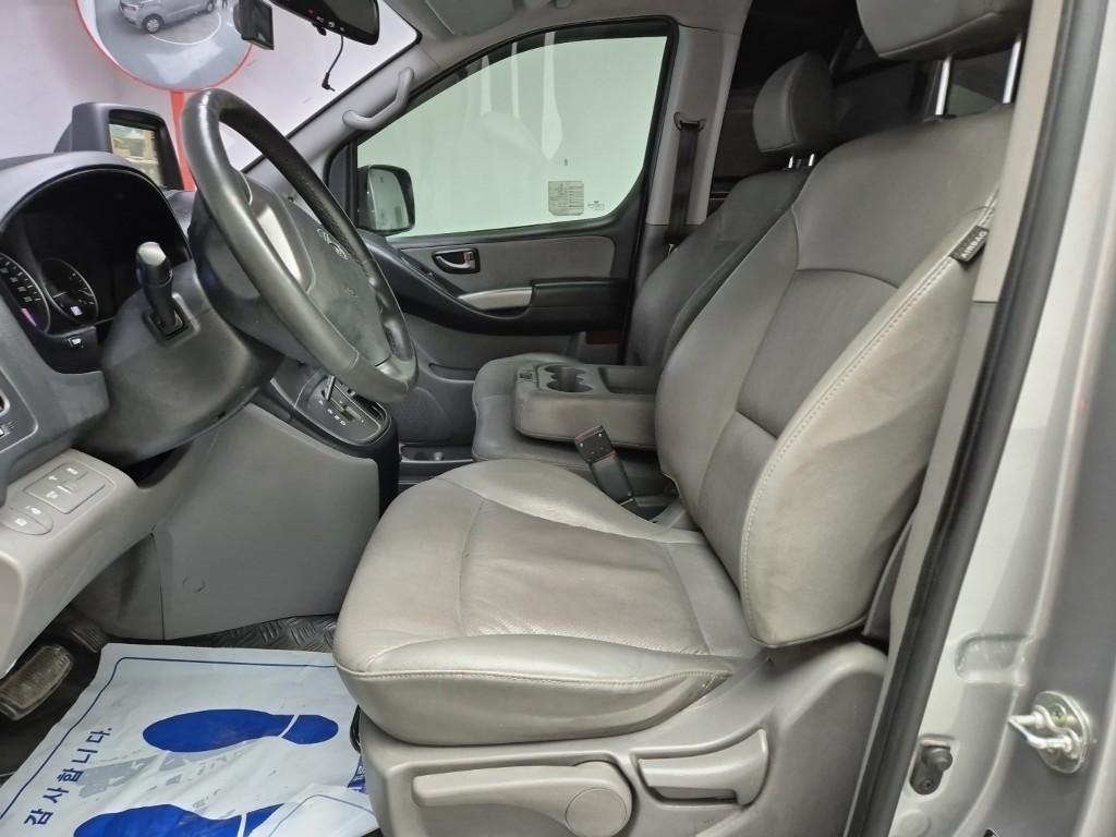 HYUNDAI Starex - Vista 11