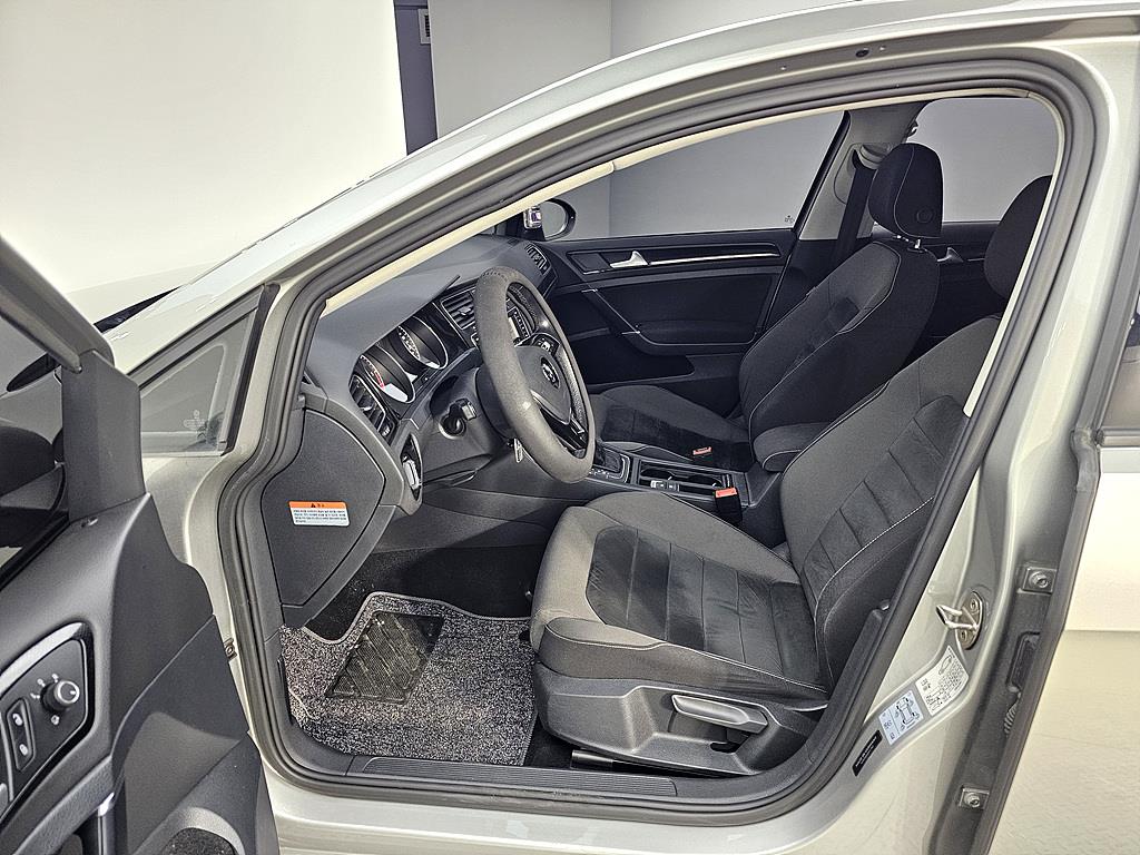 Volkswagen Golf - Vista 8