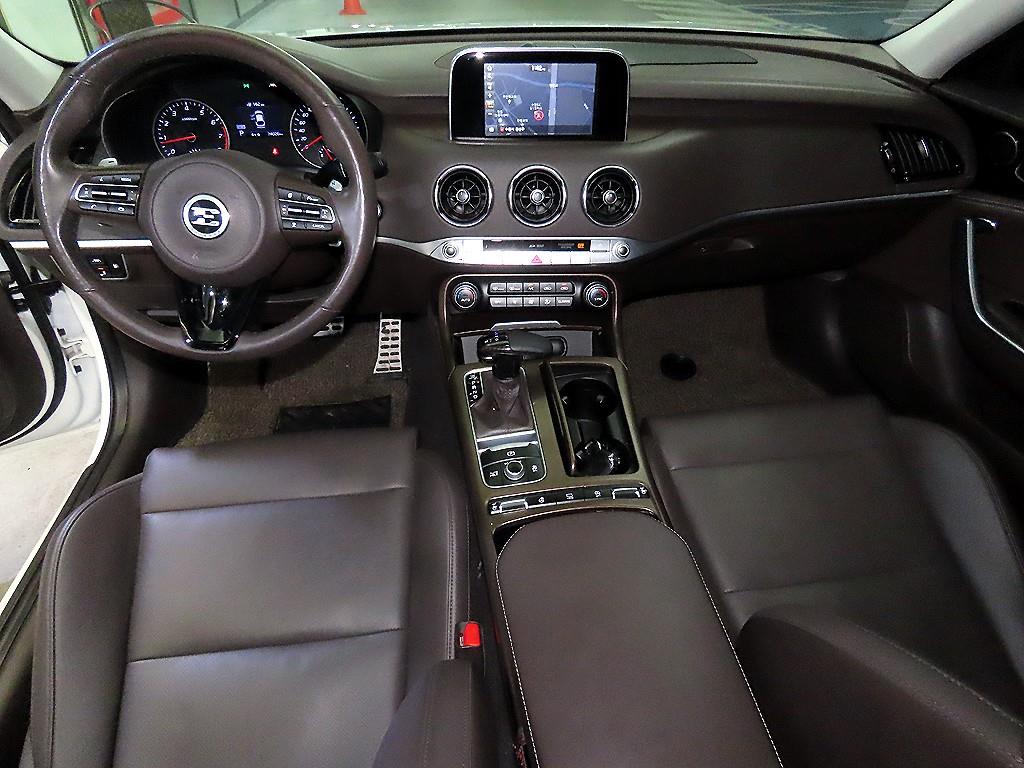 KIA Stinger - Vista 10