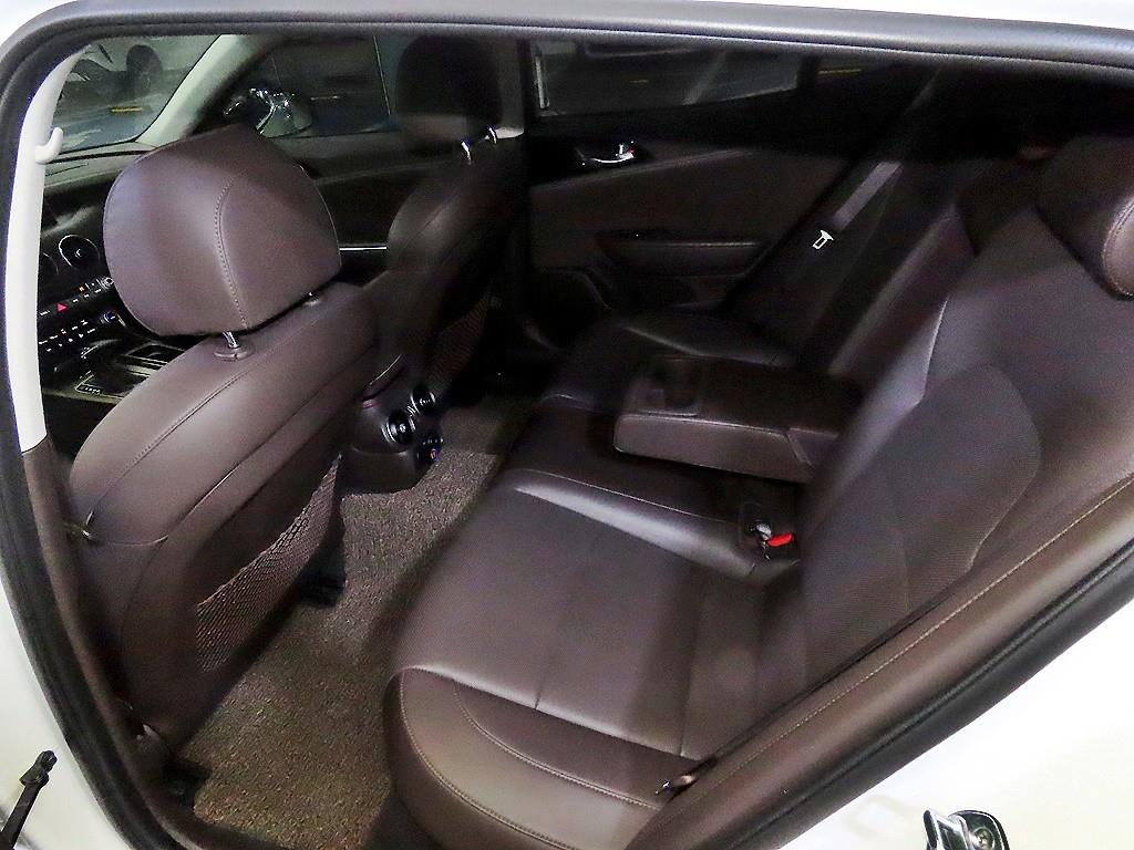 KIA Stinger - Vista 7