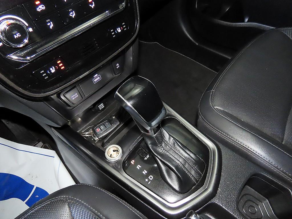 Ssangyong Tivoli - Vista 12