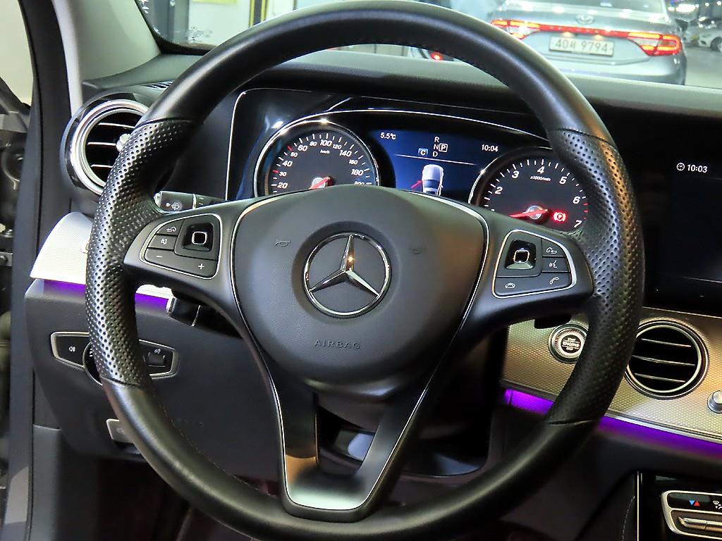 Mercedes Benz E class - Vista 8