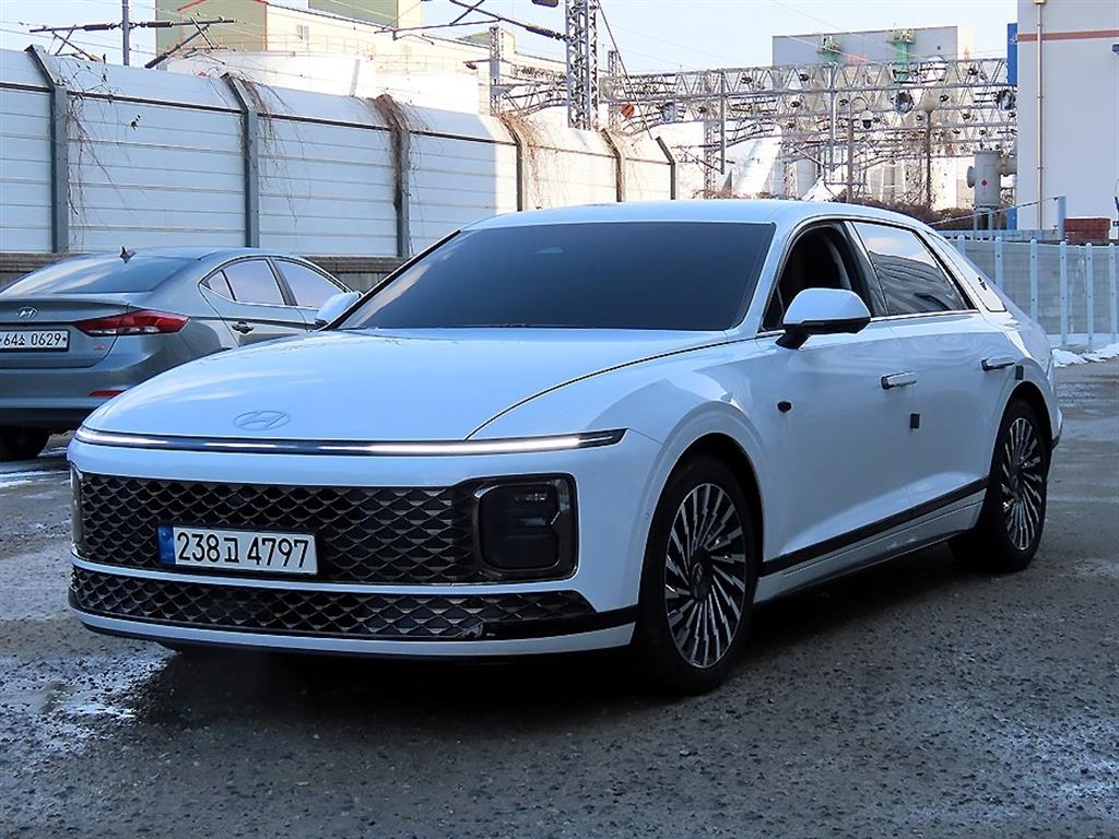 HYUNDAI Grandeur - Vista 2