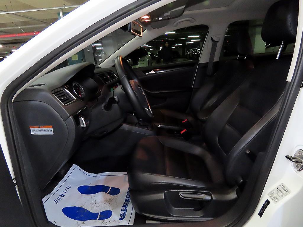 Volkswagen Jetta - Vista 6