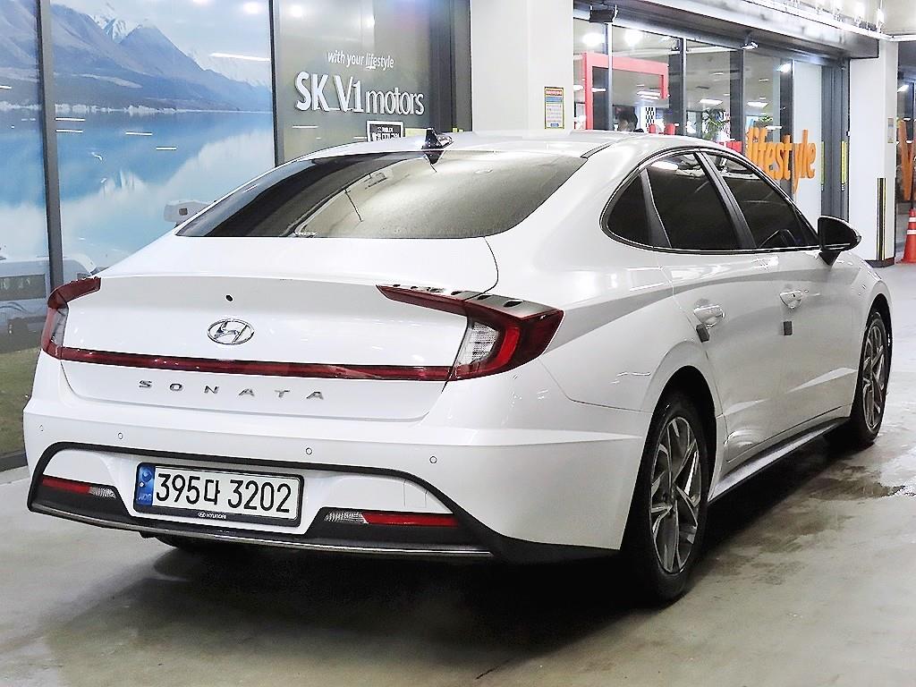 HYUNDAI Sonata - Vista 4