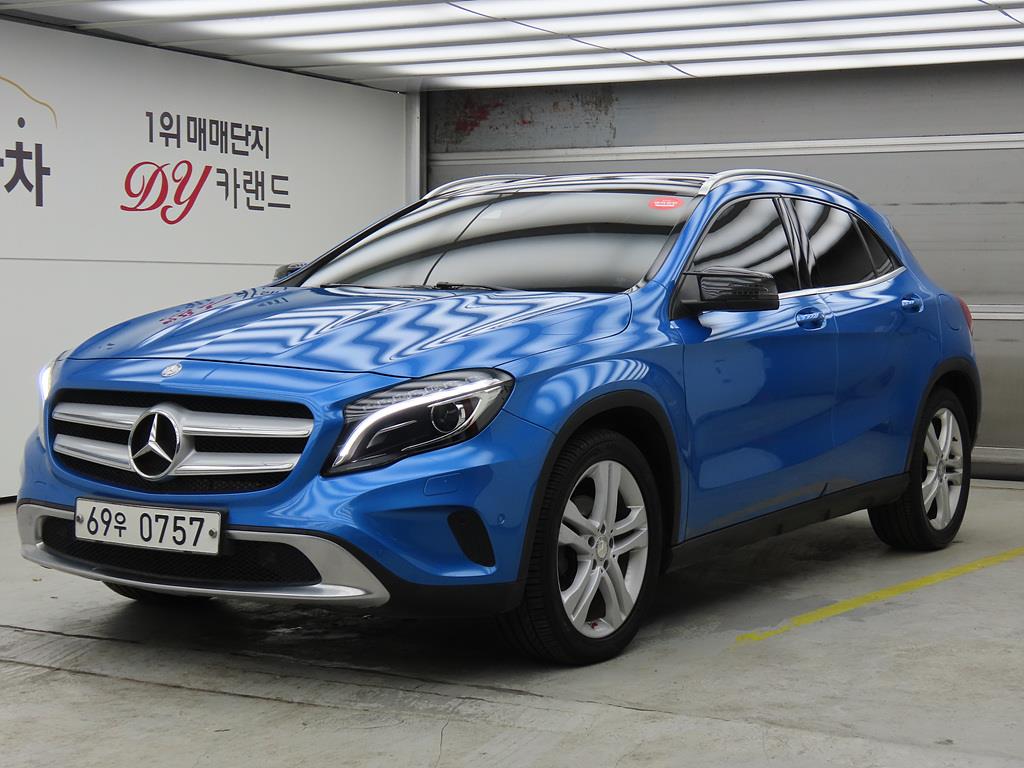 Mercedes Benz GLA Class 2016 Azul - Importación desde Corea - HF Imports Iquique - Foto 1