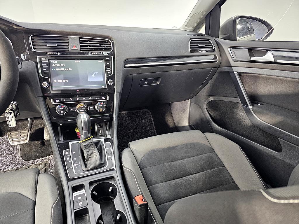 Volkswagen Golf - Vista 10