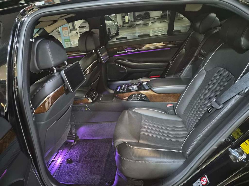 Genesis EQ900 - Vista 7