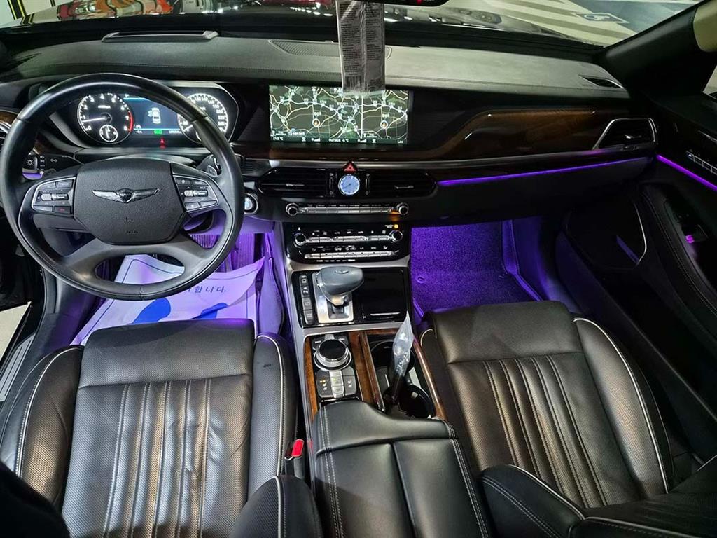 Genesis EQ900 - Vista 10