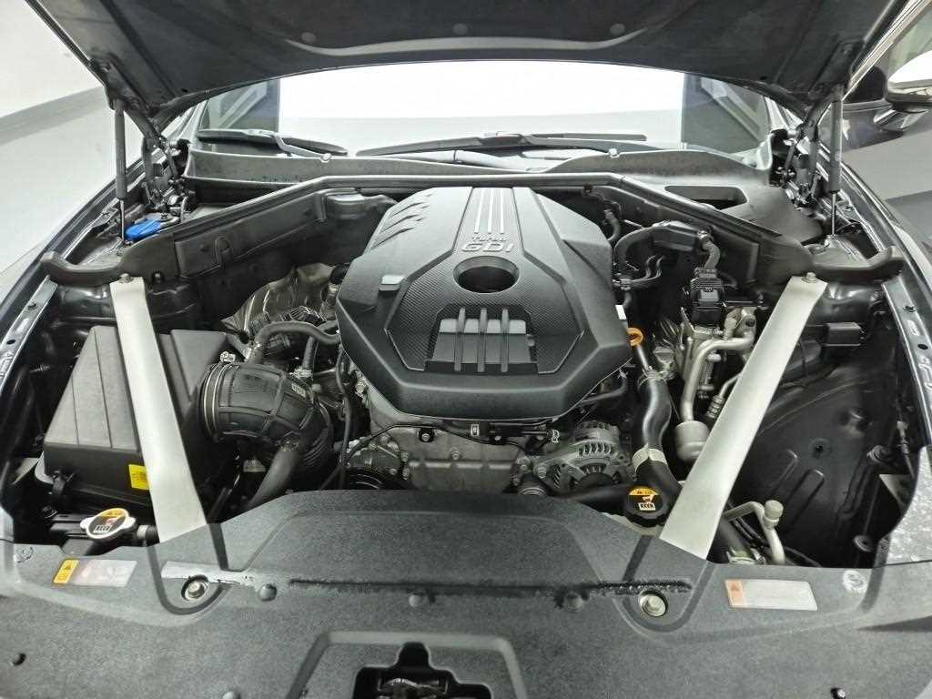 KIA Stinger - Vista 5