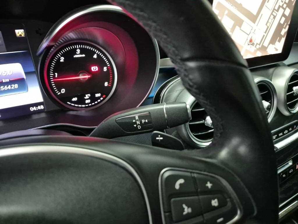 Mercedes Benz GLC Class - Vista 8