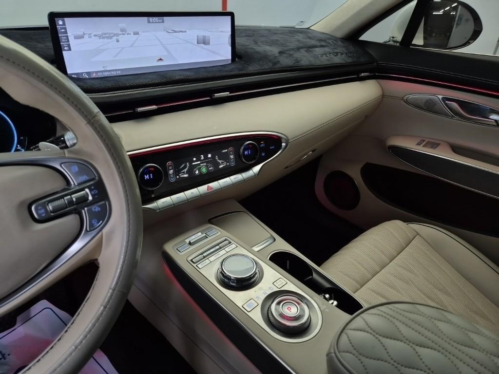 Genesis GV70 - Vista 10