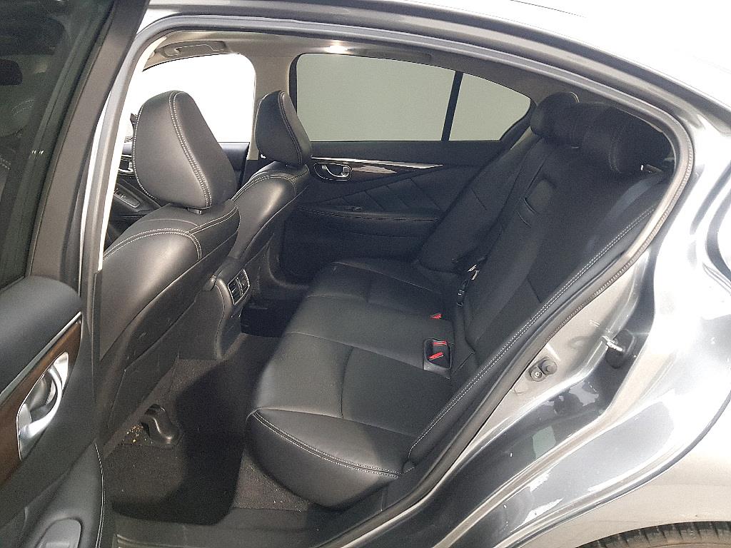Infiniti Q - Vista 9