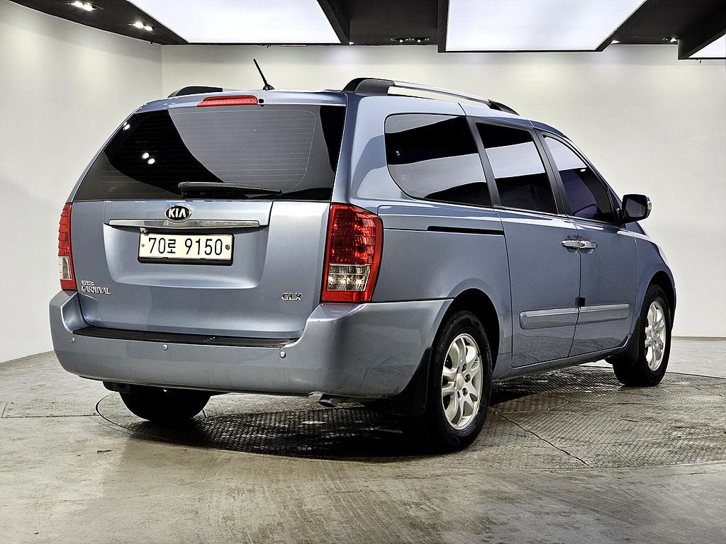 KIA Carnival - Vista 4