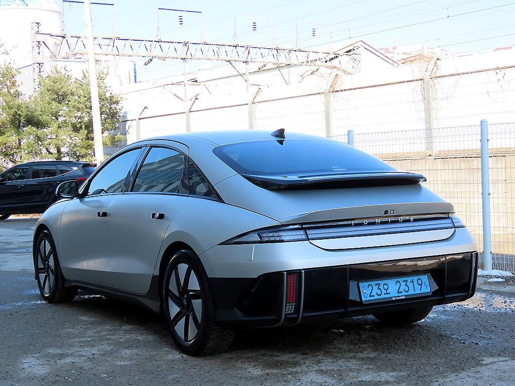 HYUNDAI Ioniq 6 - Vista 3