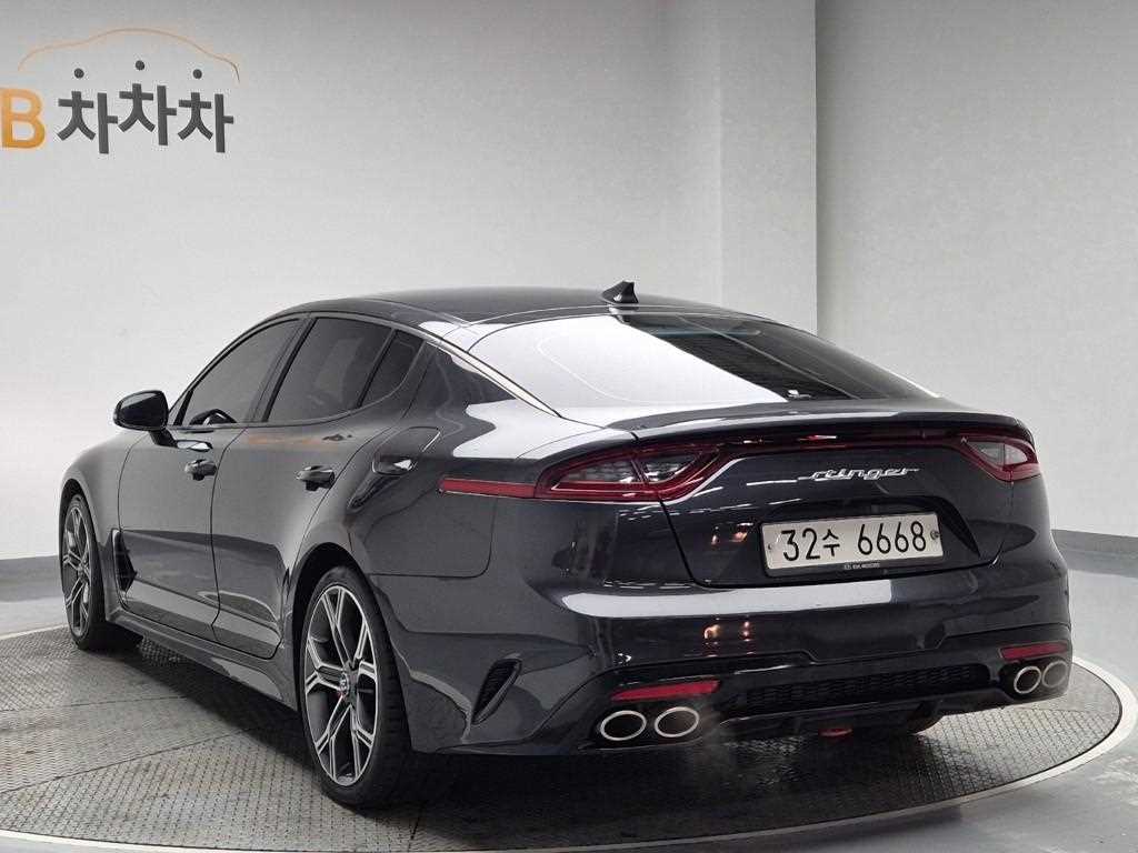 KIA Stinger - Vista 2