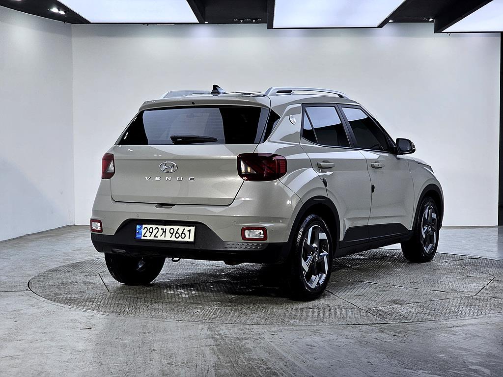 HYUNDAI Venue - Vista 4