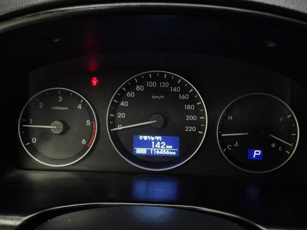 HYUNDAI Starex - Vista 6