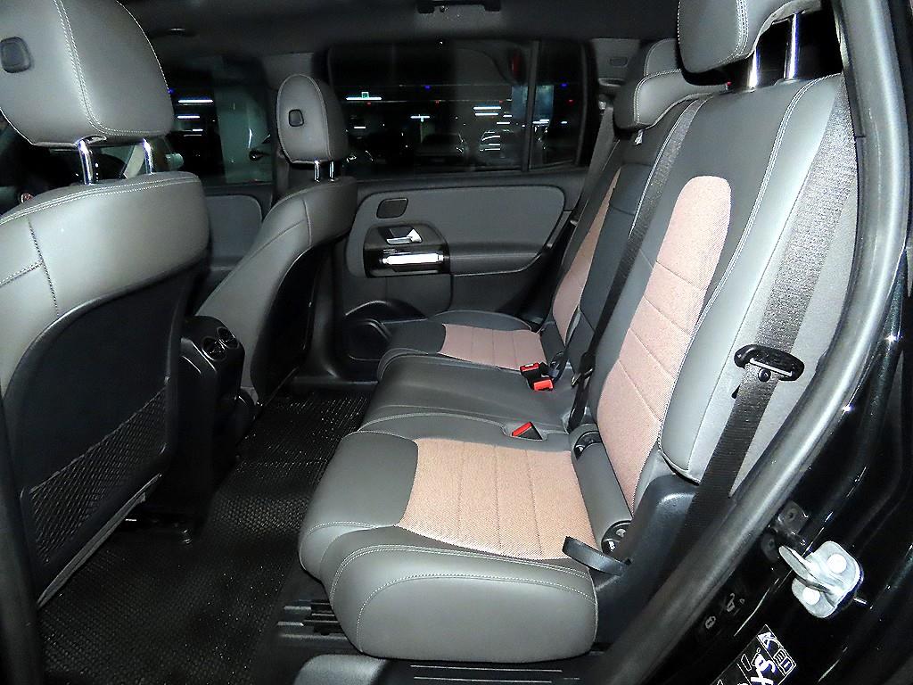 Mercedes Benz EQB - Vista 7