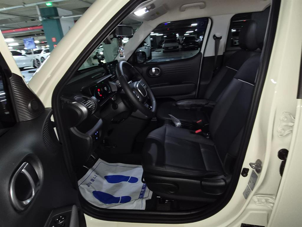 HYUNDAI Casper - Vista 6