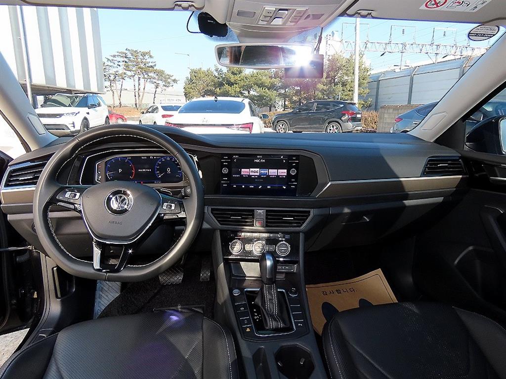 Volkswagen Jetta - Vista 7