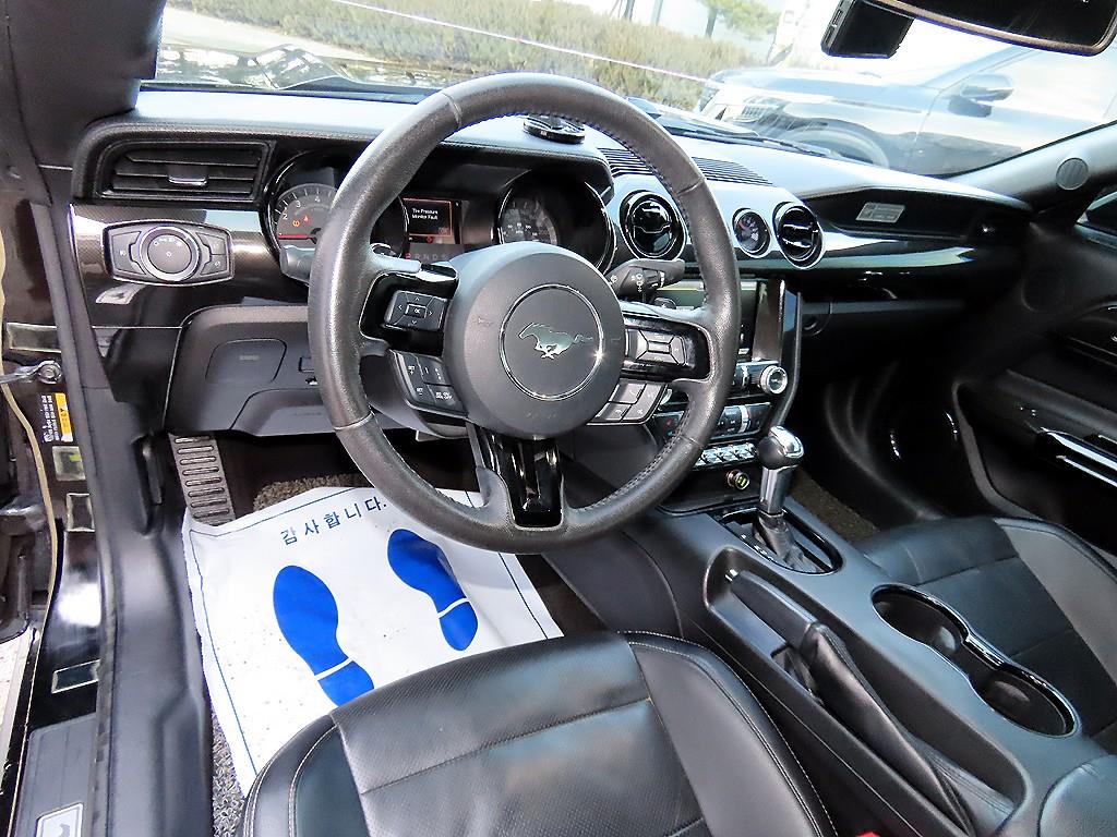 Ford Mustang - Vista 7