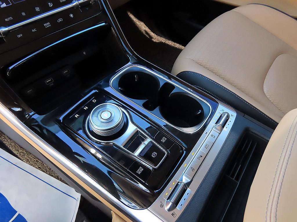 KIA Carnival - Vista 10