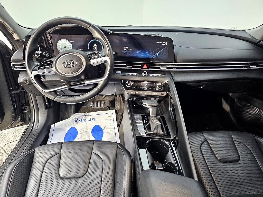 HYUNDAI Avante - Vista 5