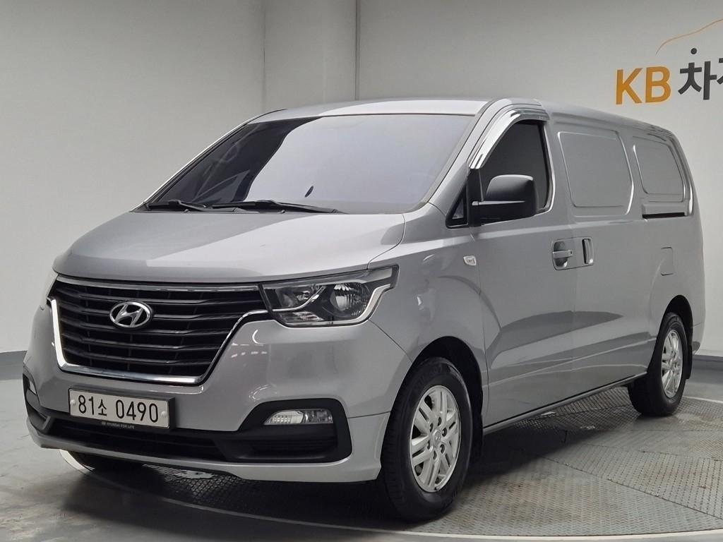 HYUNDAI Starex 2018 Plateado - Importación desde Corea - HF Imports Iquique - Foto 1
