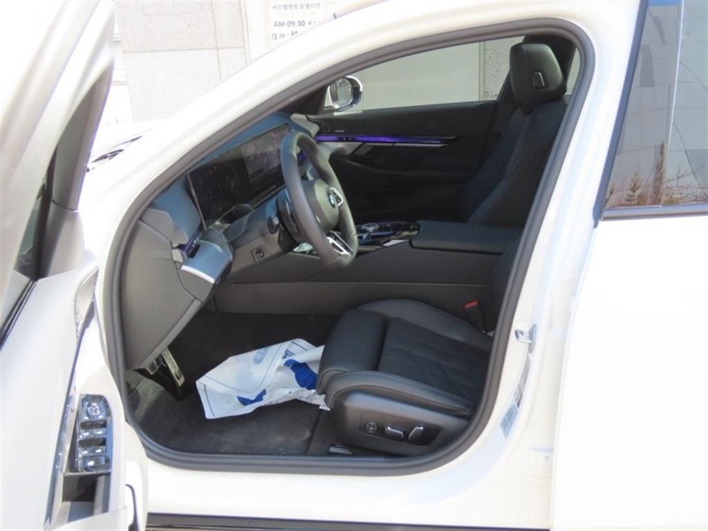 BMW 5 Series 2025 - Importación desde Corea - HF Imports Iquique - Foto 12