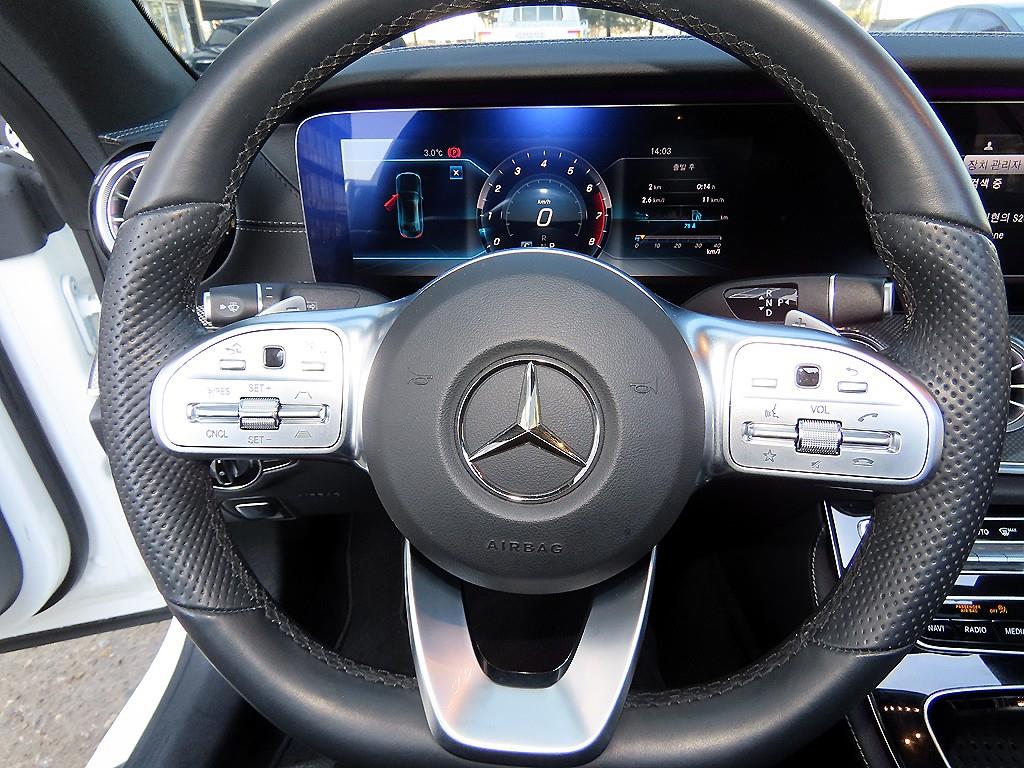 Mercedes Benz E class - Vista 8