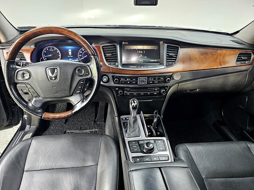 HYUNDAI Equus - Vista 5