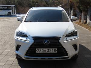 Lexus NX - Vista 2