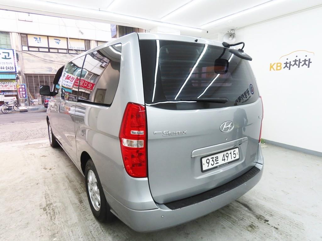 HYUNDAI Starex - Vista 4