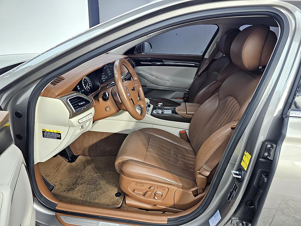 Genesis G90 - Vista 7