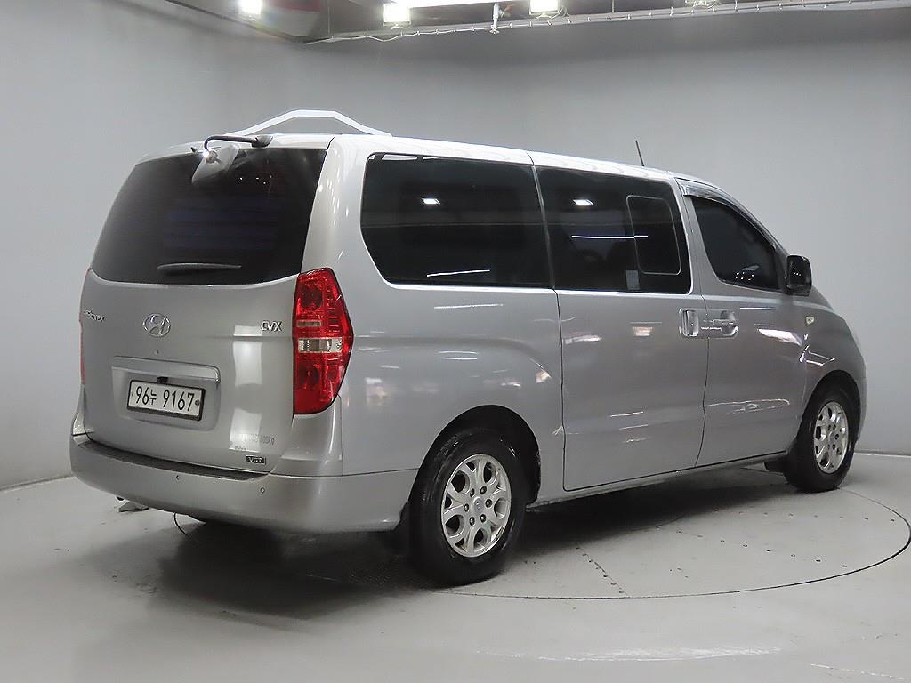 HYUNDAI Starex - Vista 7