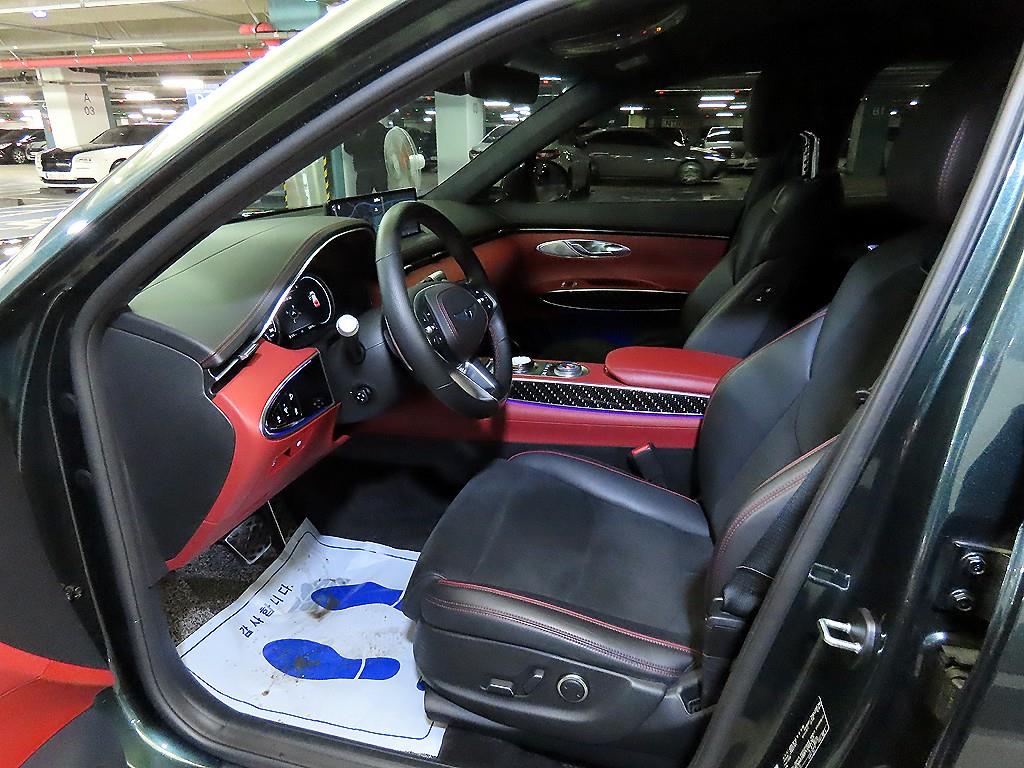 Genesis GV70 - Vista 6