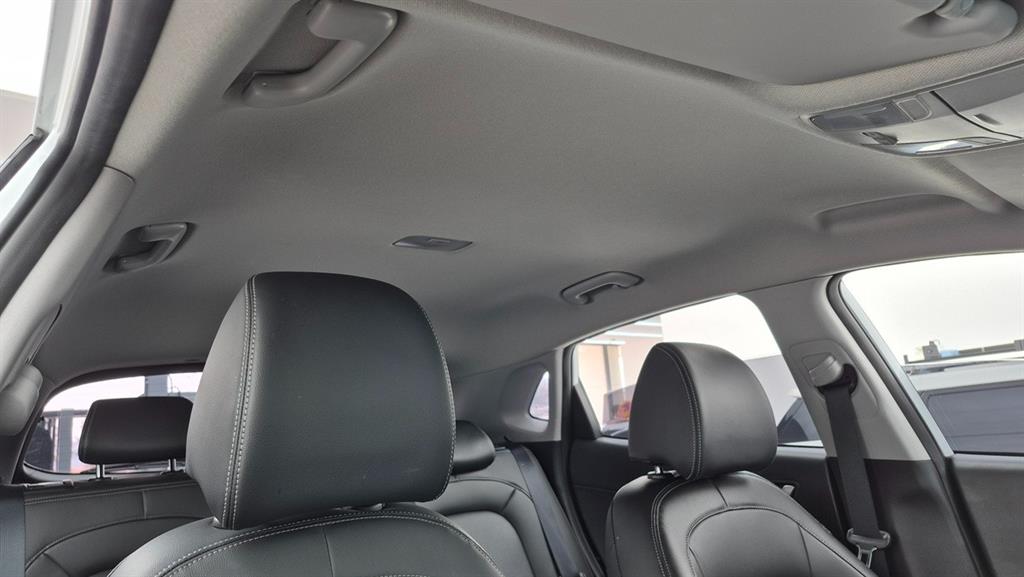 HYUNDAI Kona - Vista 12