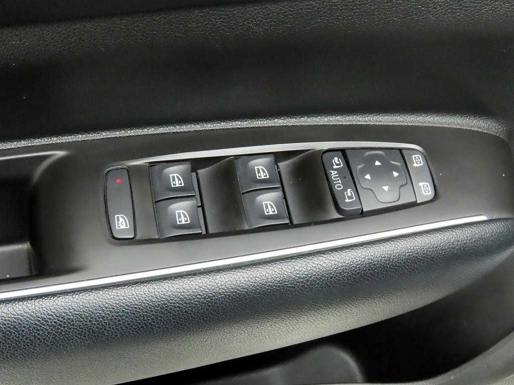 SAMSUNG QM6 - Vista 12