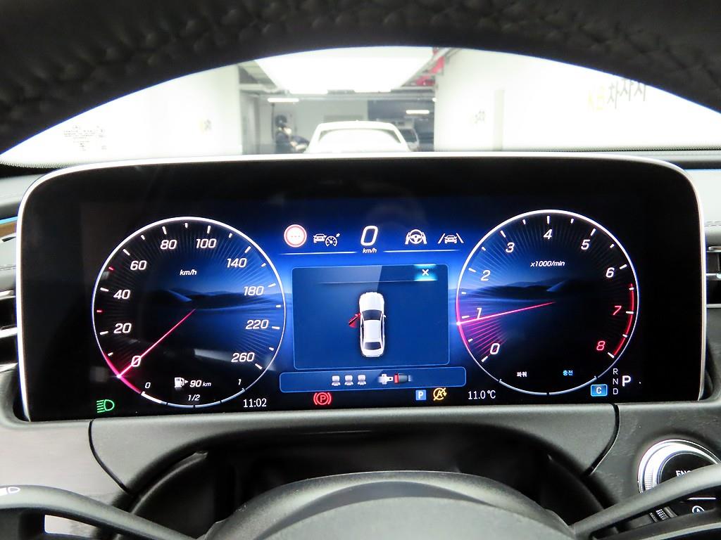 Mercedes Benz E class - Vista 5