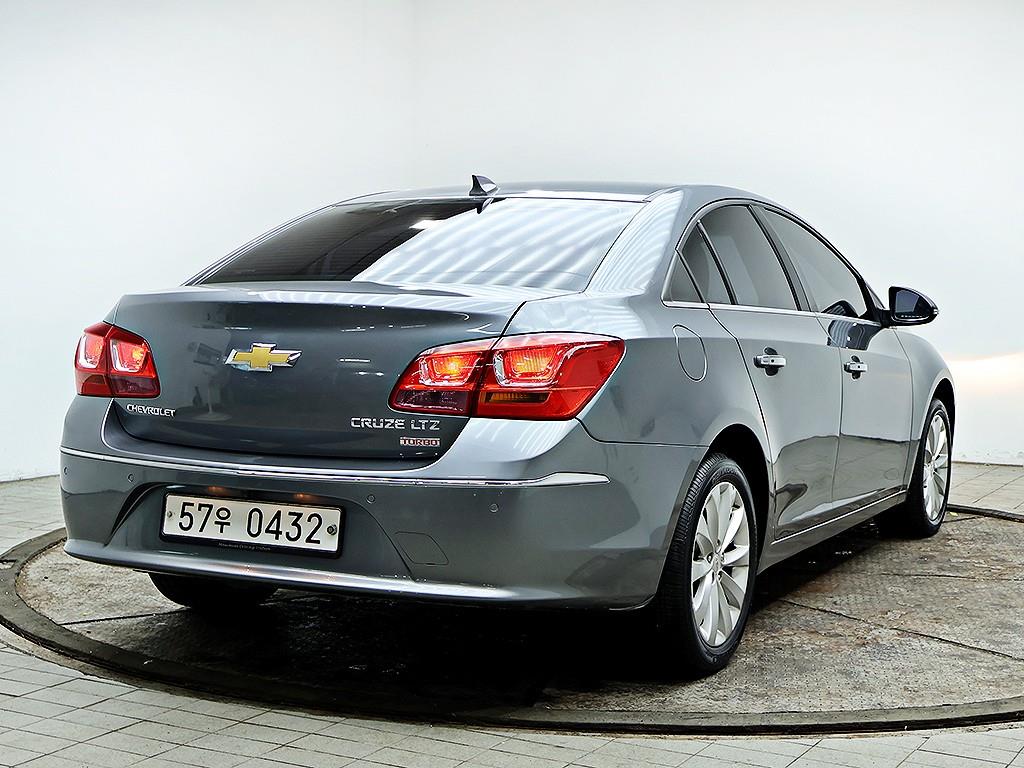 Chevrolet Cruise - Vista 7