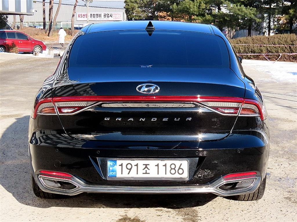 HYUNDAI Grandeur - Vista 4