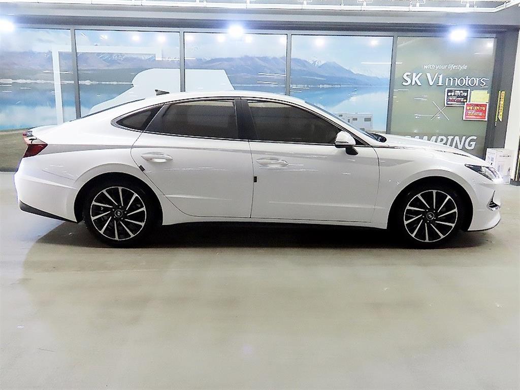 HYUNDAI Sonata - Vista 3