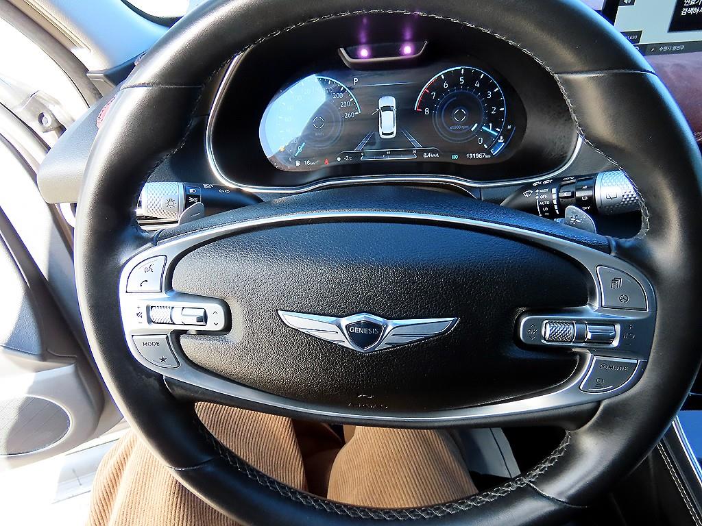 Genesis GV80 - Vista 8
