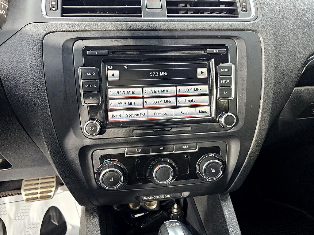 Volkswagen Jetta 2011 Blanco - Importación desde Corea - HF Imports Iquique - Foto 14