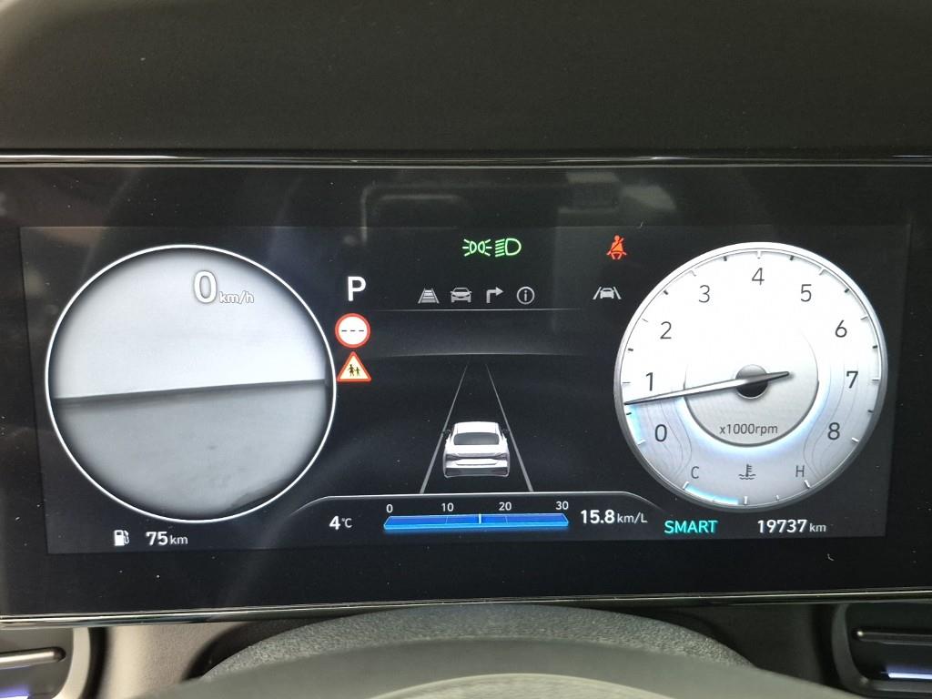 HYUNDAI Avante - Vista 7