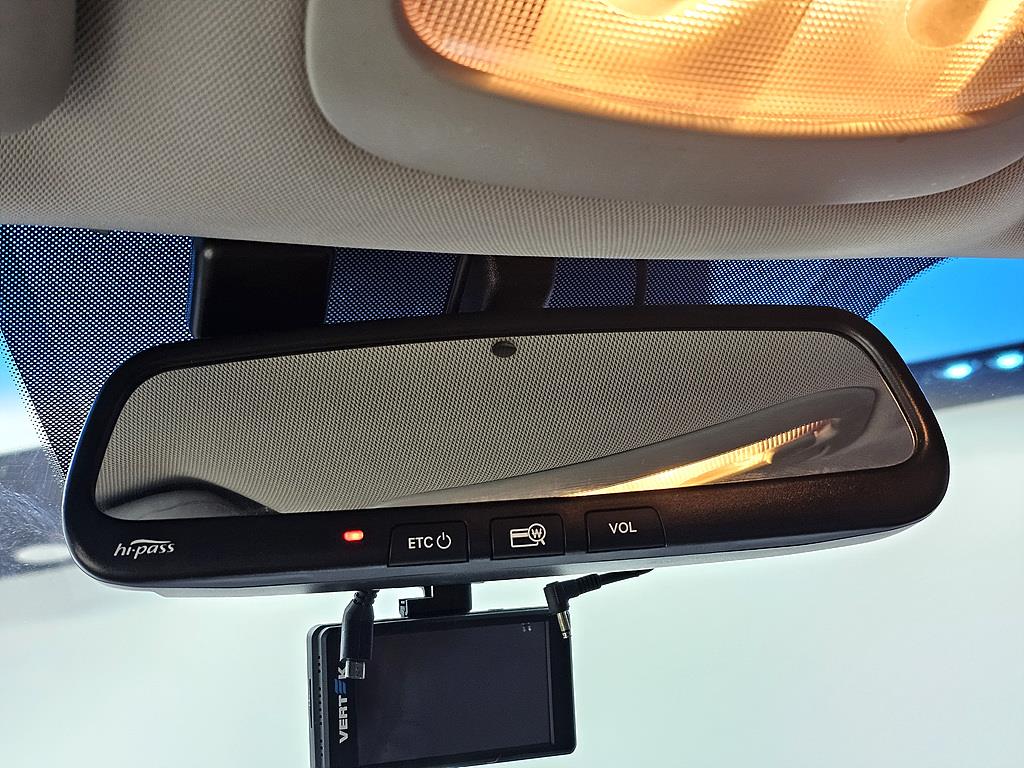 KIA Carnival - Vista 12